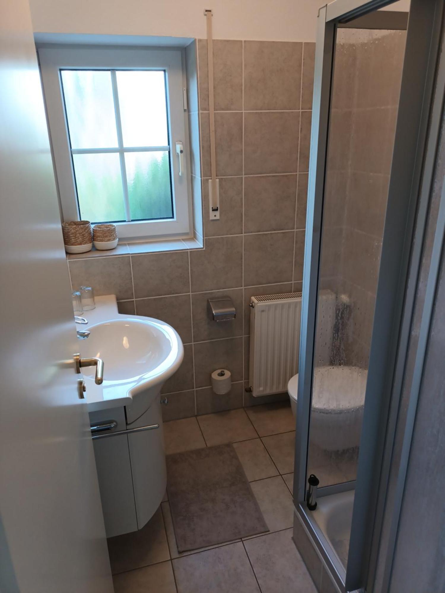 Idyllische Lage Im Sueden Erfurts Apartment Bagian luar foto